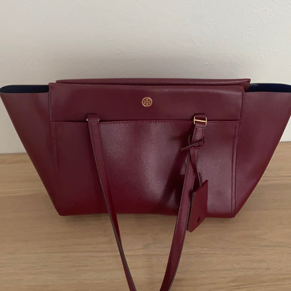 Tory Burch Robinson Tote in Raspberry